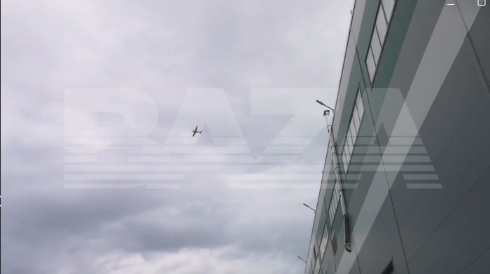 Москве снова не давали спать дроны: россияне сняли "столб огня"