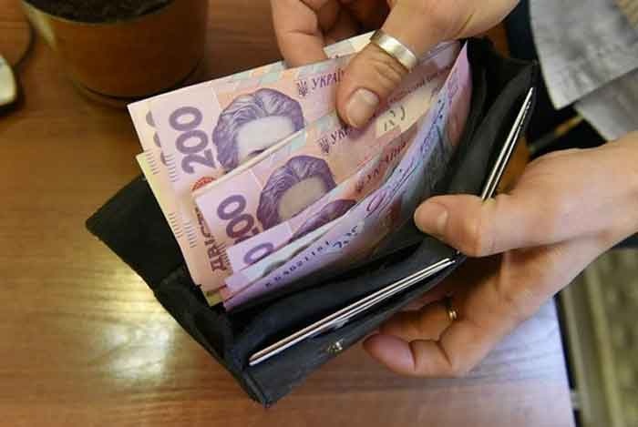 В Україні перерахують мінімальну зарплату: скільки грошей збираються платити