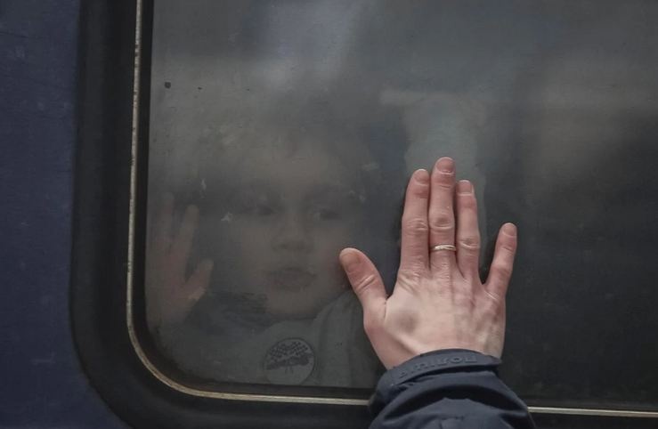 Оккупанты вывозят детей из Ясиноватой в Челябинск