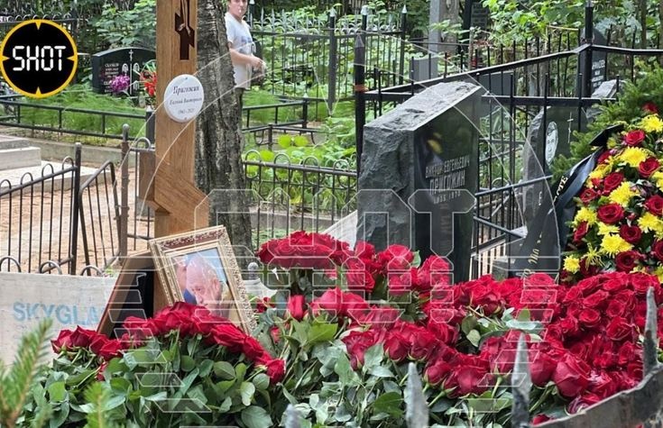 Похороны Пригожина: в сети показали могилу главаря ЧВК "Вагнер"