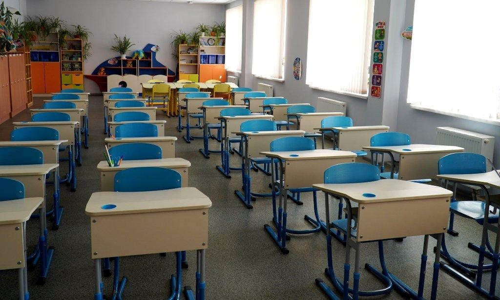 В школах Киева рассматривают возможность введения второй смены