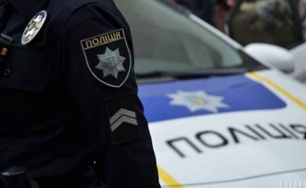 Стрельба в Днепре: появились кадры, как Силогава бьет патрульного, а сожительница держит полицейскую