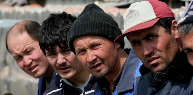 В России для отправки на фронт отлавливают мигрантов  - ISW