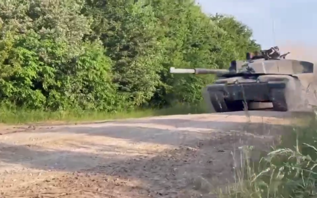 Повреждение танка Challenger 2 в Украине: СМИ узнали подробности