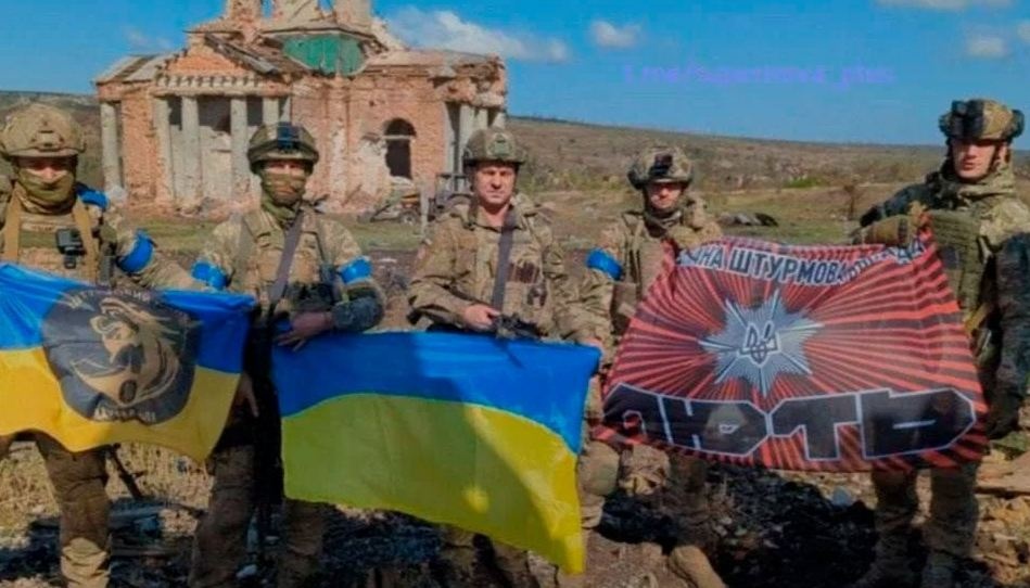 ВСУ подняли украинский флаг над Клещеевкой