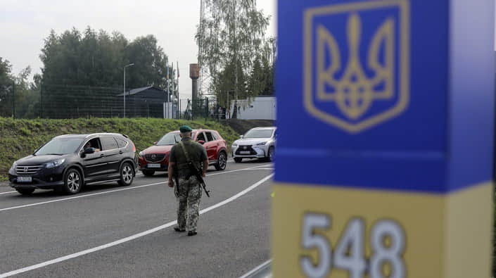 Экстрадиция "уклонистов": объявят ли в розыск украинцев за рубежом