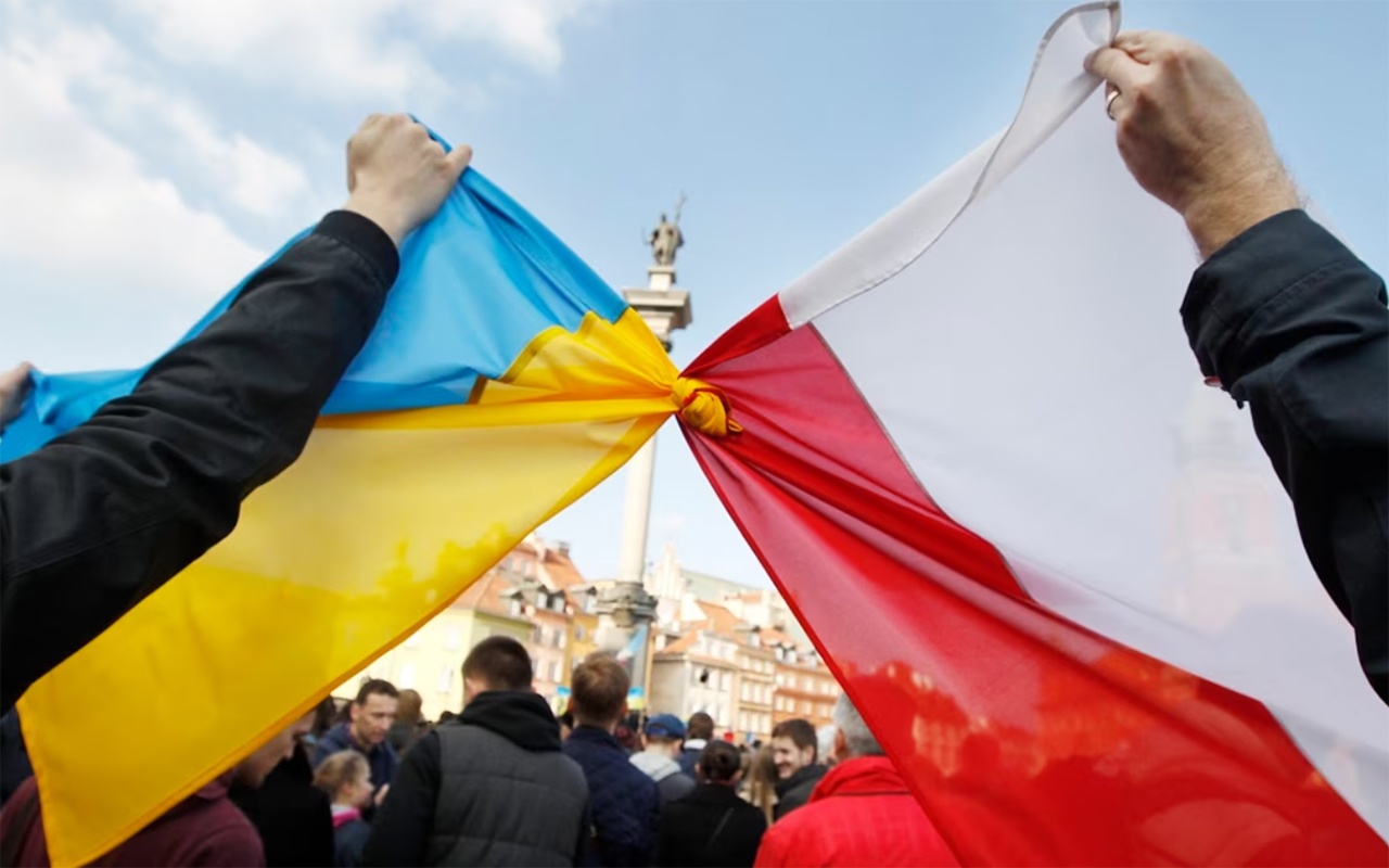 Польша может отменить помощь украинским беженцам в следующем году