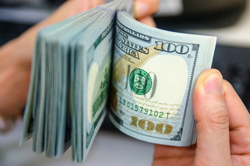 Курс доллара: сколько сегодня стоит валюта в обменниках