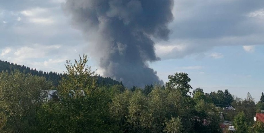 Взрыв на нефтепроводе под Ивано-Франковском: полиция начала уголовное производство