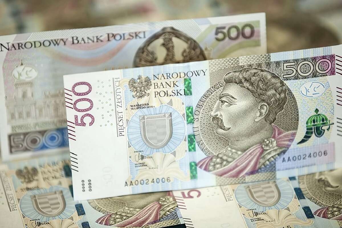 В Польше проверят украинцев на законность получения выплат
