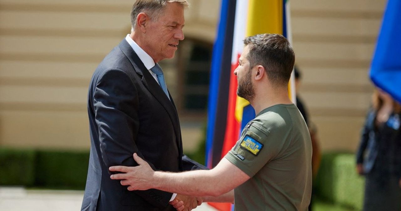 Зеленский прибыл в Румынию с официальным визитом