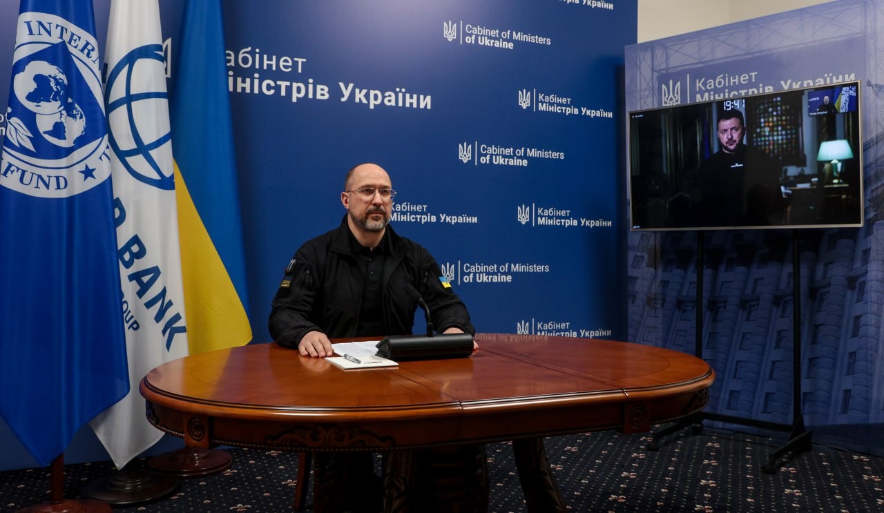 Украине срочно нужно 42 млрд долларов международной помощи - Шмыгаль