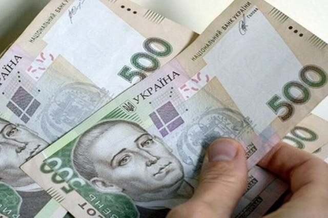 Кого из украинцев, находящихся за границей, лишат выплат ВПЛ
