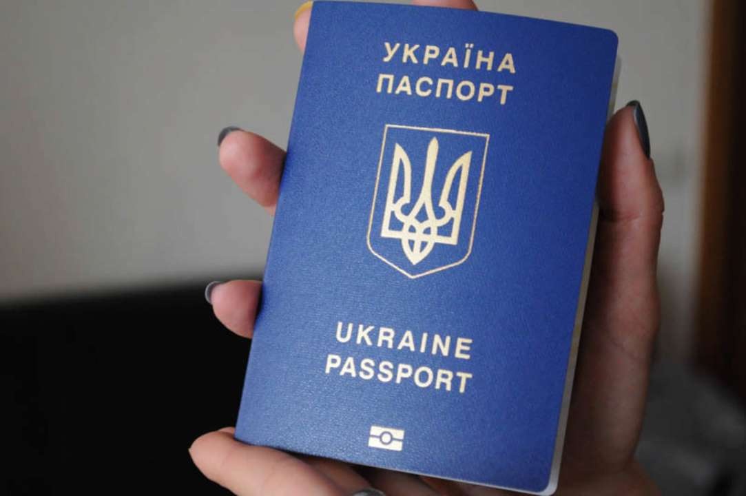 Замена загранпаспорта: как это можно осуществить за пределами Украины
