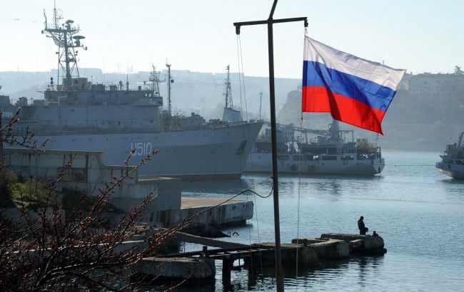 В Севастополе на внешнем рейде подорвался еще один российский корабль