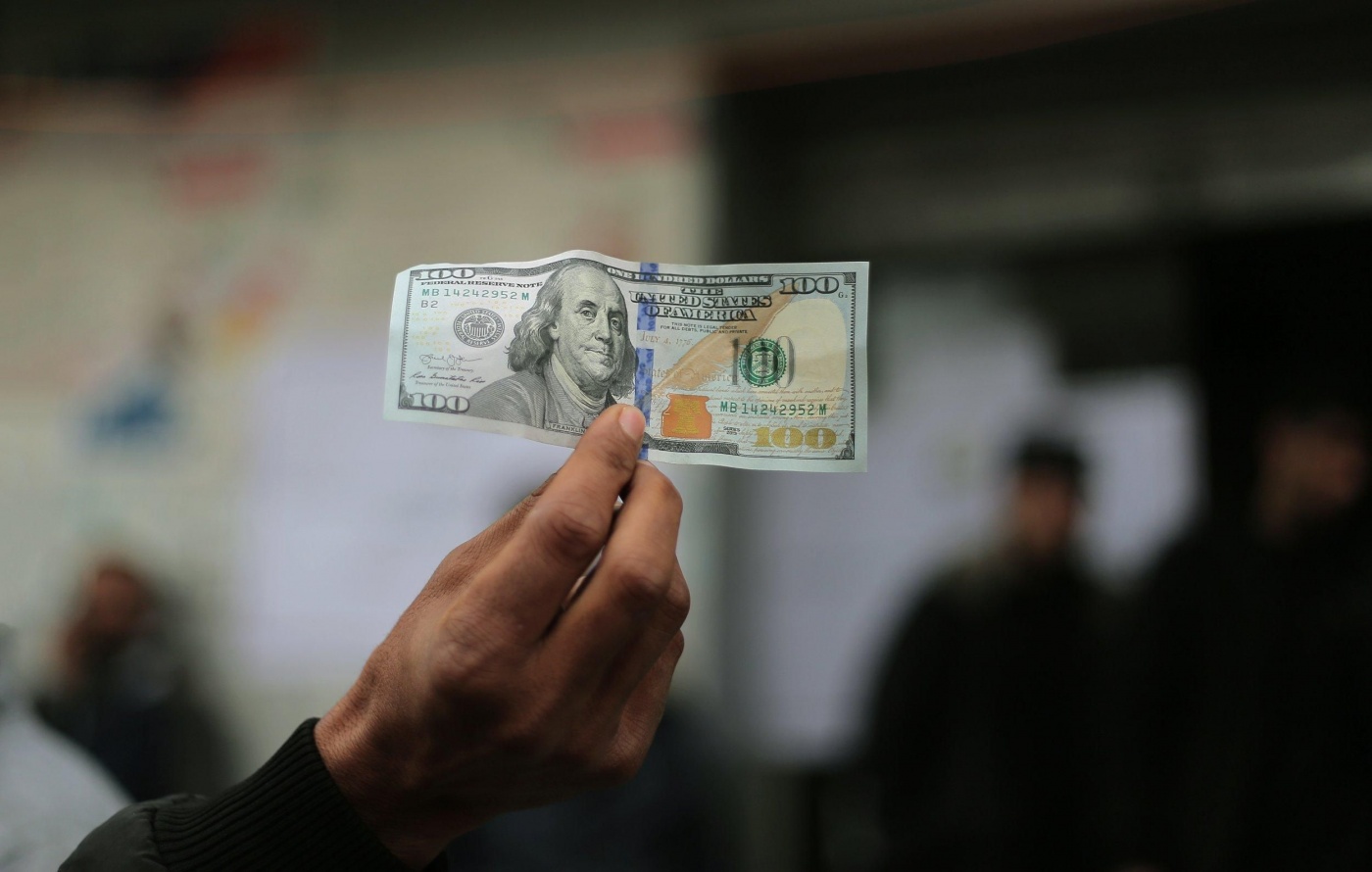 Українців можуть змусити декларувати купівлю валюти