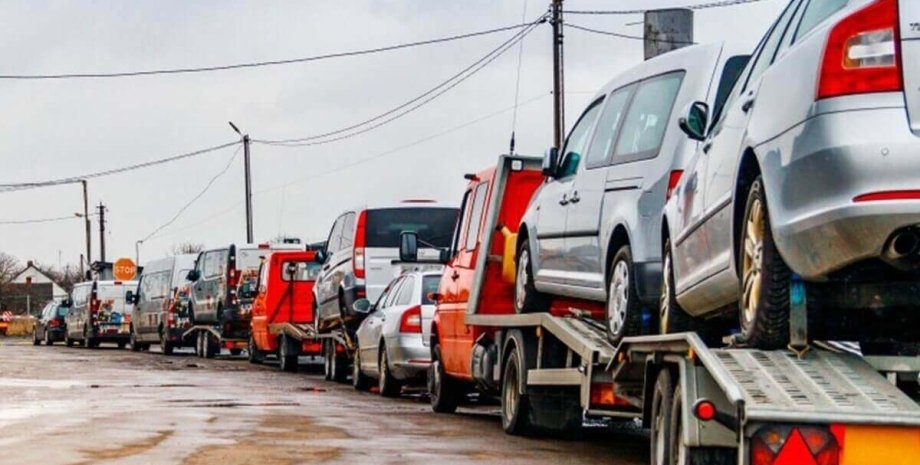 В Раде хотят освободить от налогов импортные авто: кто сможет воспользоваться послаблением