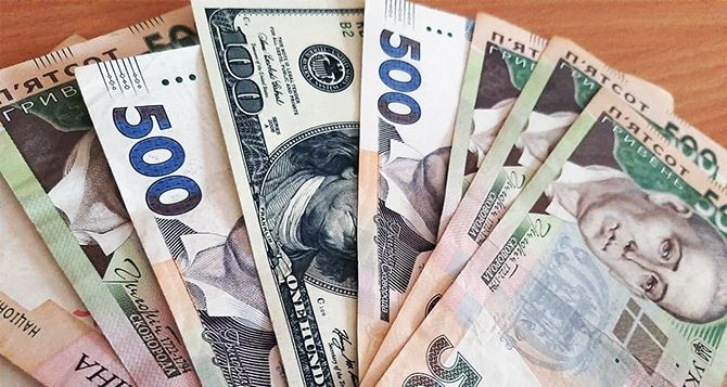 Доллар дорожает: сколько стоит валюта в обменниках
