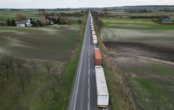 Блокада кордону: Словаччина теж загрожує заблокувати українських перевізників