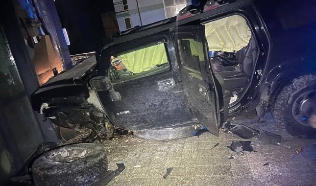 Под Киевом Hummer чуть не снес дом: водитель был пьян