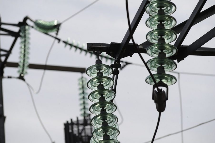 Українців закликали економити електроенергію: названо причини дефіциту