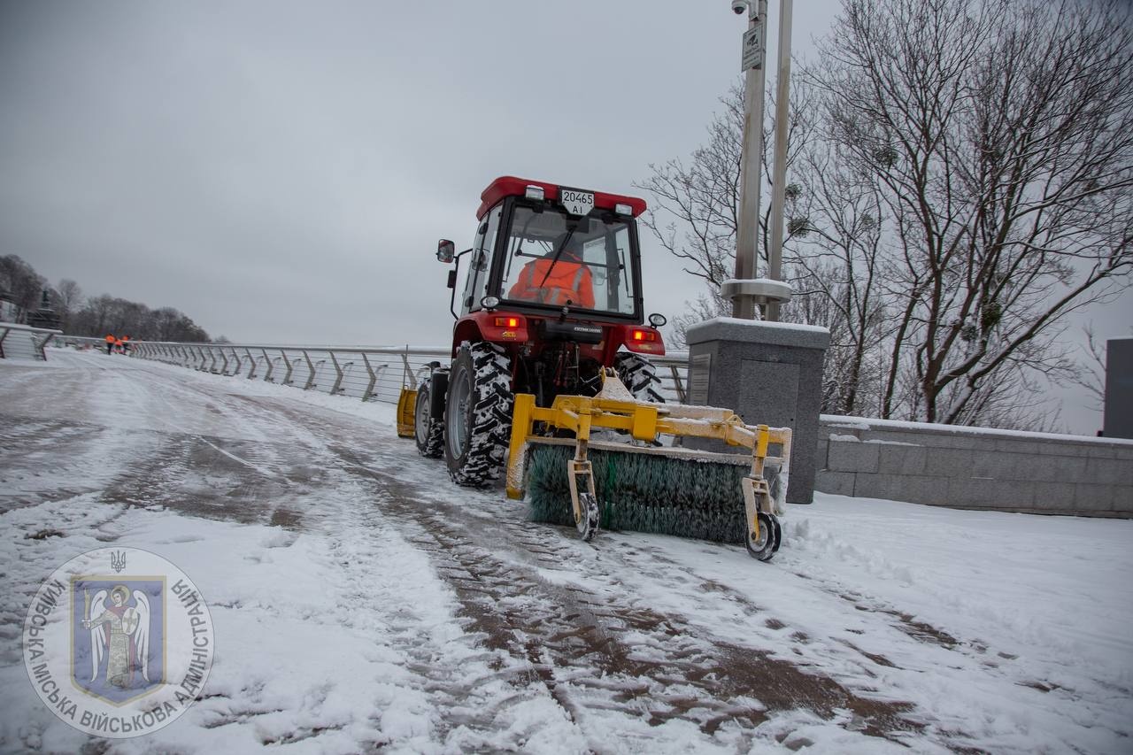 Киевлян предупредили о мокром снеге и гололеде: когда стоит ожидать ухудшения погодных условий