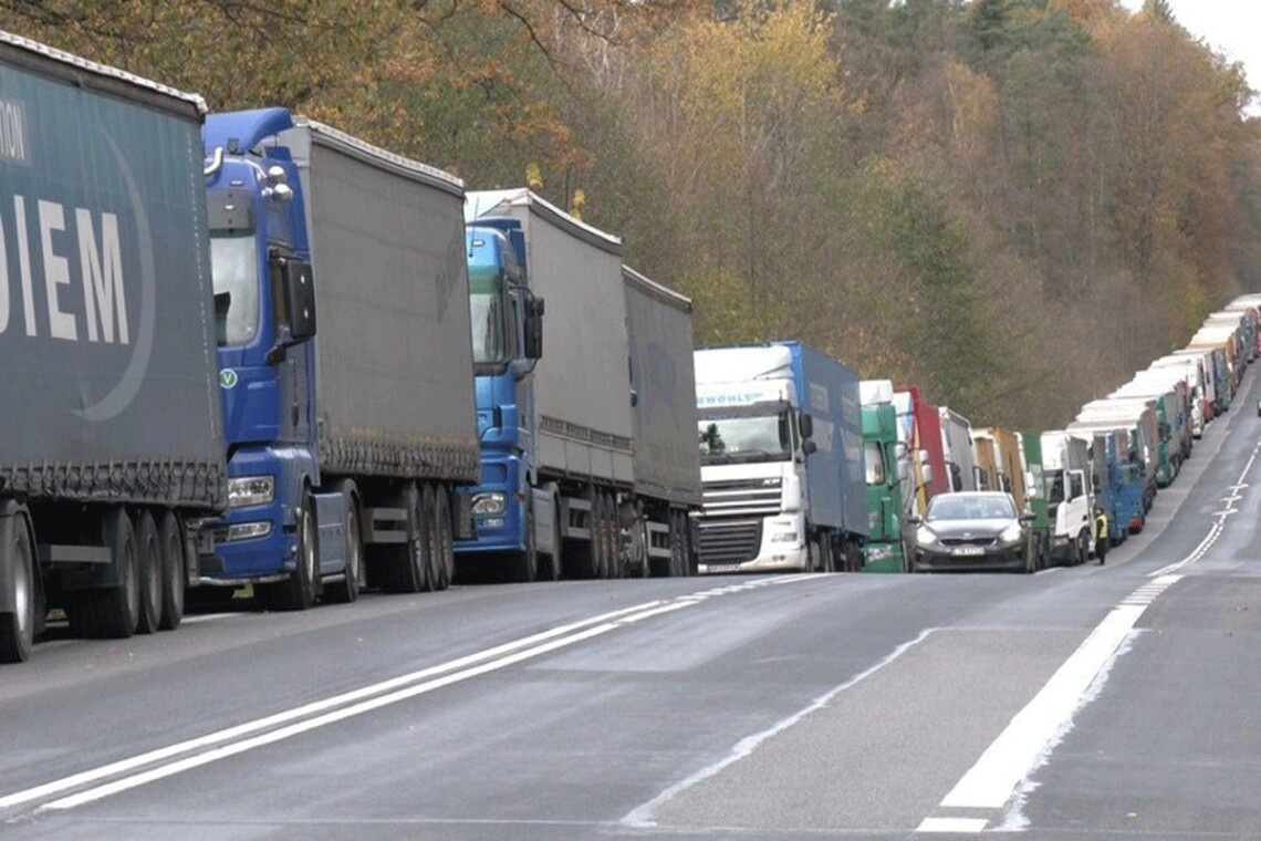 Забастовка польских перевозчиков: на границе умер еще один водитель