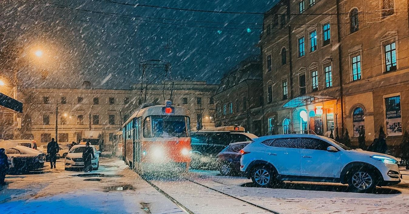 Снегопад в Киеве: школы меняют формат обучения