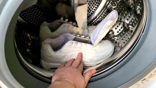 Как стирать кроссовки в стиральной машине и не испортить