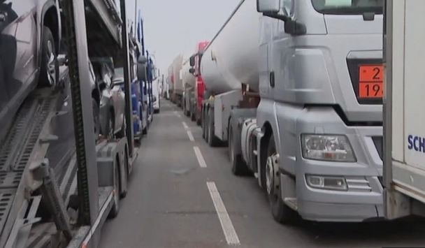 Германия заблокировала польскую границу: машины выстроились в длинную очередь