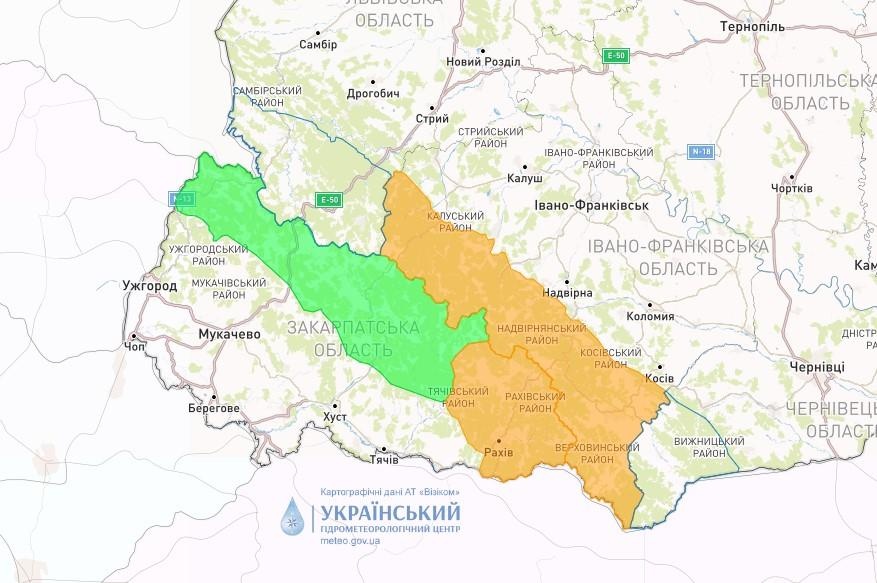 Украинцев предупредили о высокой вероятности схода лавин в Карпатах