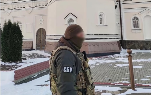 СБУ проводит обыски в Почаевской лавре - СМИ