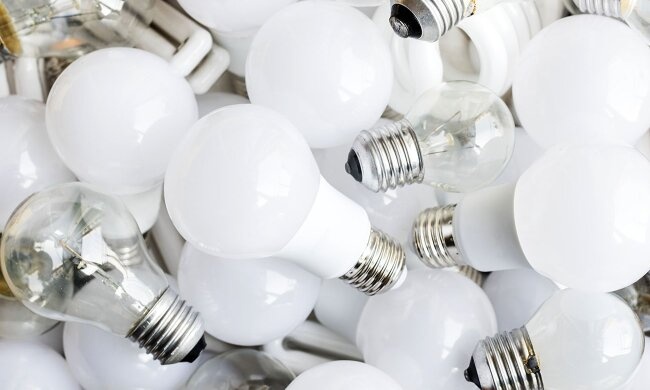 Ще по 5 штук: для пенсіонерів з 5 грудня розпочнеться додатковий обмін LED-ламп