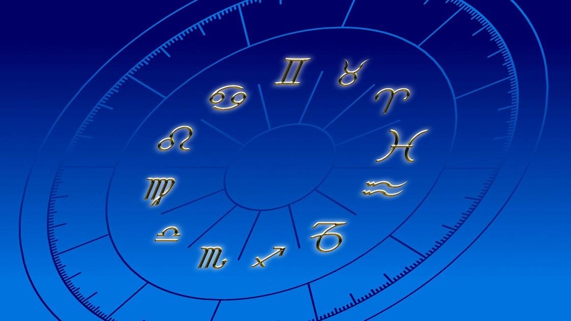 Астрологи назвали наименее эмоциональные знаки зодиака