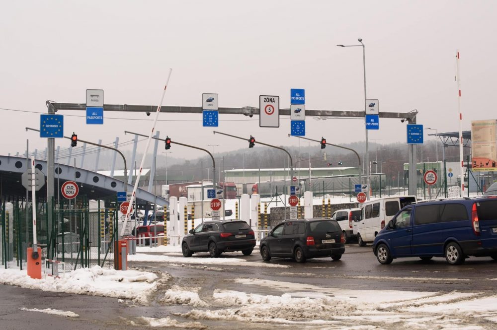 Блокирование украинской границы: Словакия планирует ограничить движение на единственном пункте пропуска