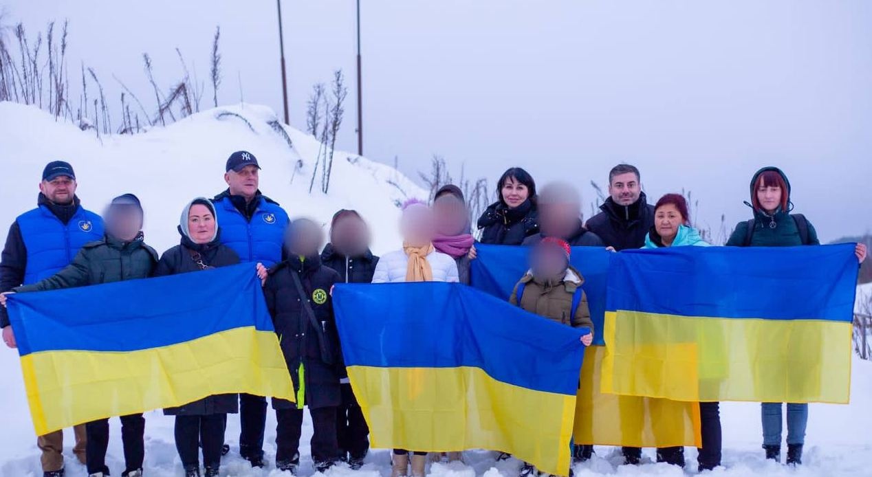В Украину удалось вернуть еще восемь детей