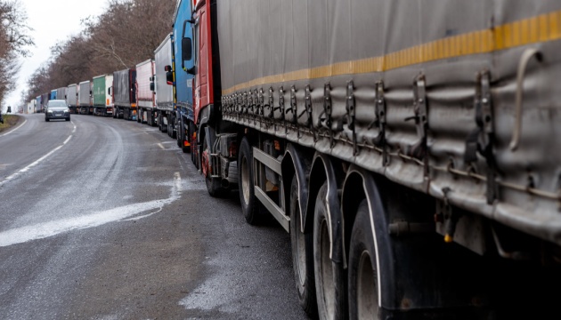 Ситуація на кордоні України та Польщі: скільки вантажівок перебувають у чергах