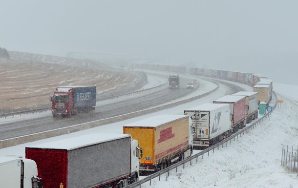 Словацкие перевозчики разблокировали движение грузовых автомобилей на границе с Украиной