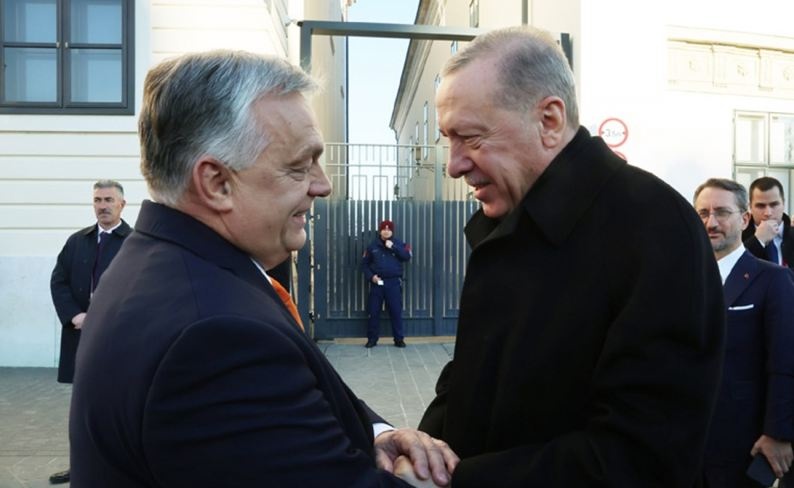 Орбан сделал ход конем: во время визита в Венгрию сделал шикарный подарок Эрдогану