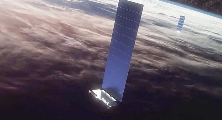 SpaceX вывела на орбиту целую партию новый спутников Starlink