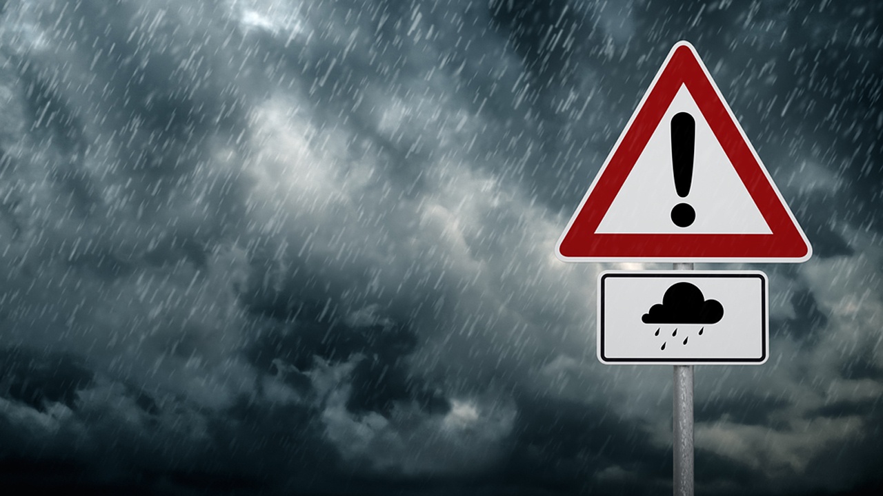 В Україні оголосили штормове попередження: негода буде вирувати по всій країні
