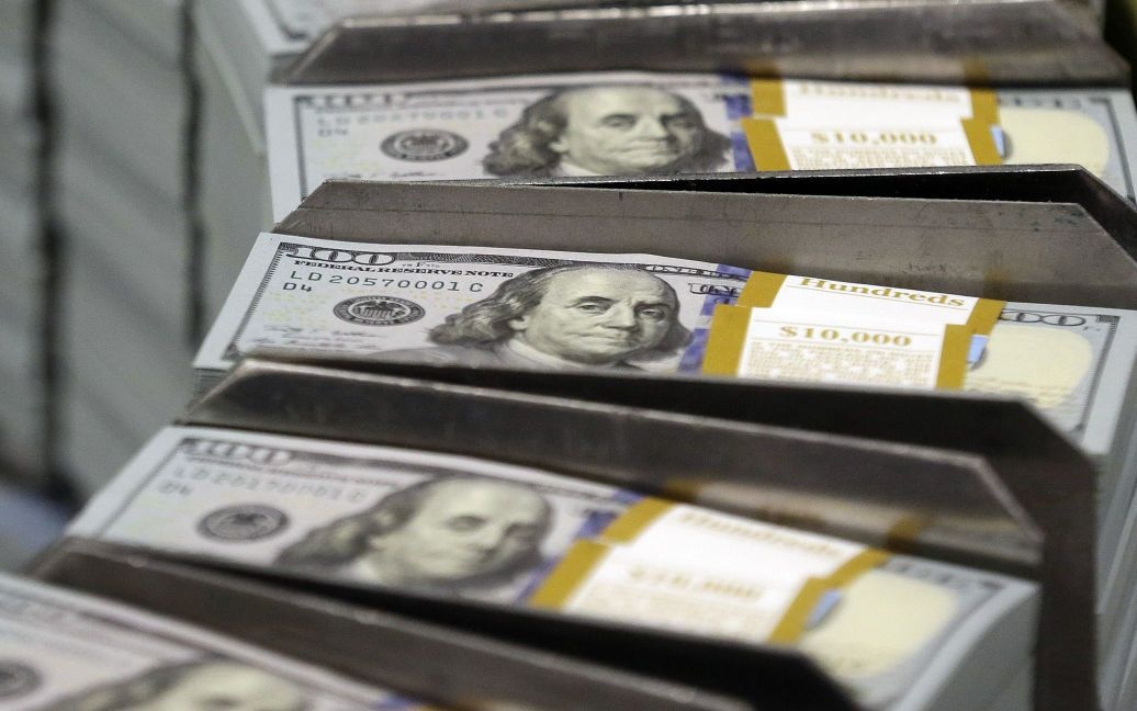 Доллар и евро подскочили в цене: что происходит в обменниках накануне Нового года