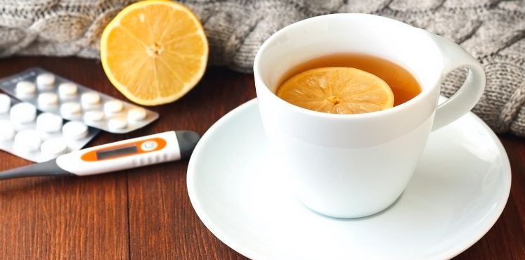 Можно ли лекарство запивать чаем: вот что говорят врачи