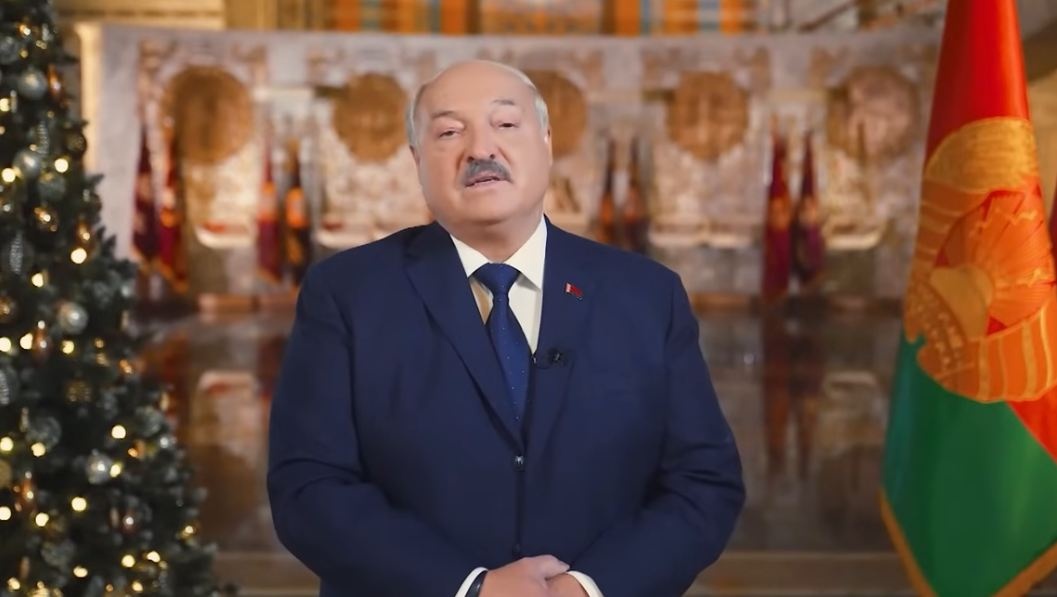 "Лукашенко выглядел плохо", - политолог отметил особенность новогодней речи диктатора