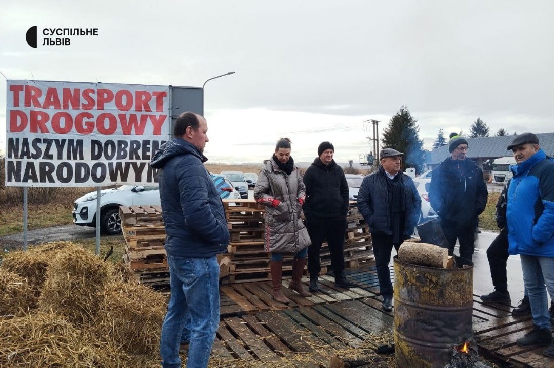 Польські фермери знову заблокували кордон із Україною