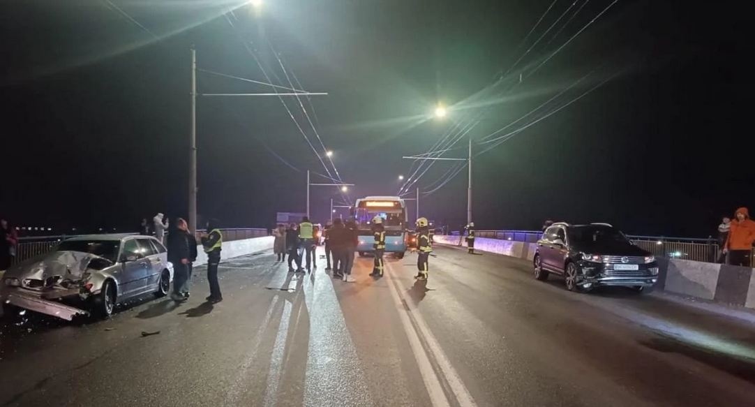 ДТП у Луцьку: через ожеледицю зіткнулися 10 авто