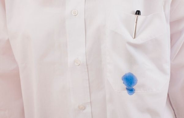 Как вывести чернила с белой рубашки: способ, о котором знают не многие