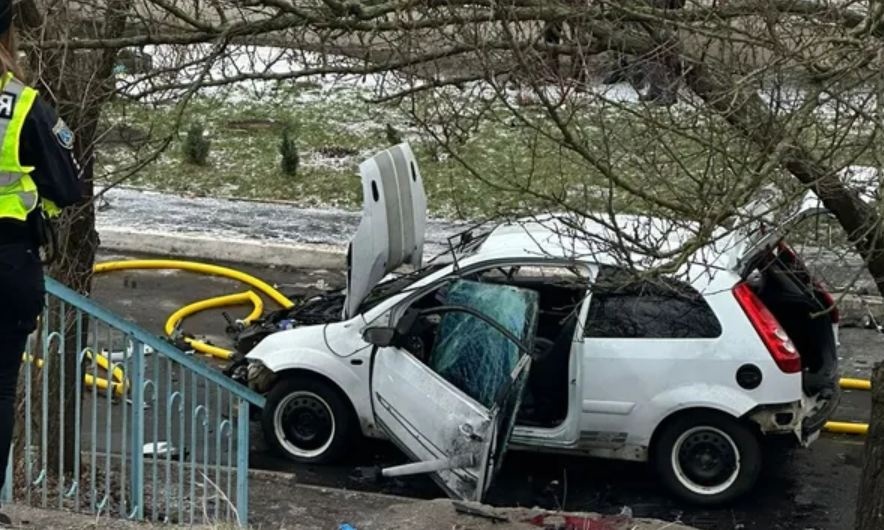 В Днепре взорвался автомобиль: есть пострадавший