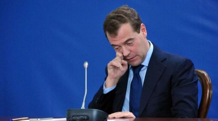 "Украинцы – это россияне", - у Медведева истерика из-за указа Зеленского