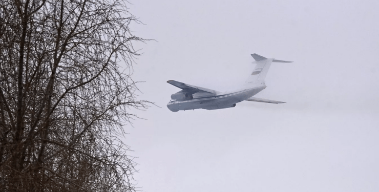 Российский Ил-76 упал после взрыва в воздухе, - аналитик BILD